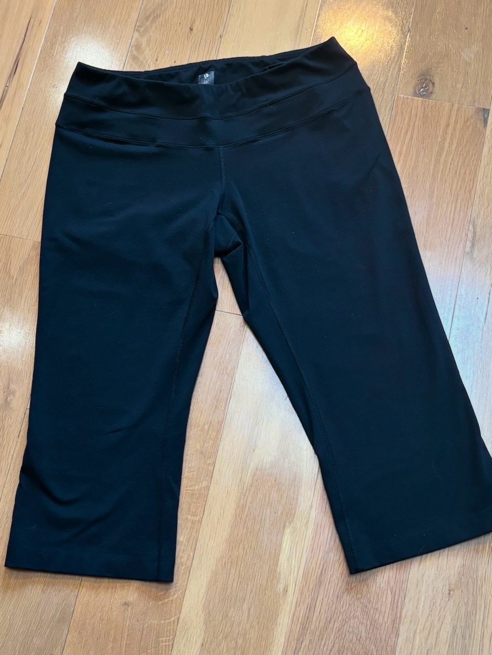 Lucy Women's Large Capri Flare Leggings , Black